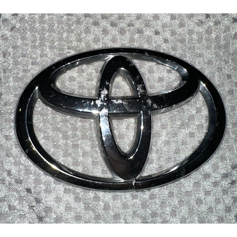 OEM Toyota Emblem #75431-02080 Silver